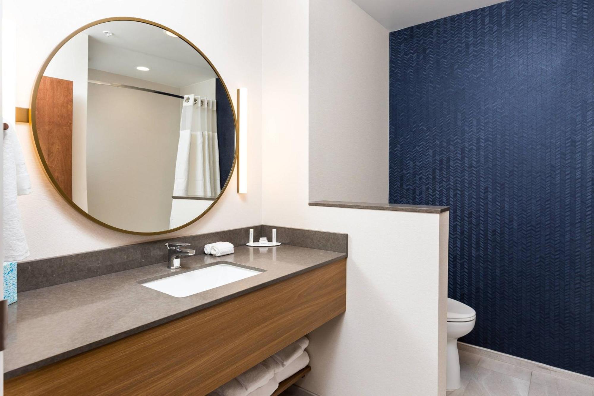 Fairfield Inn & Suites By Marriott Крествю Екстериор снимка