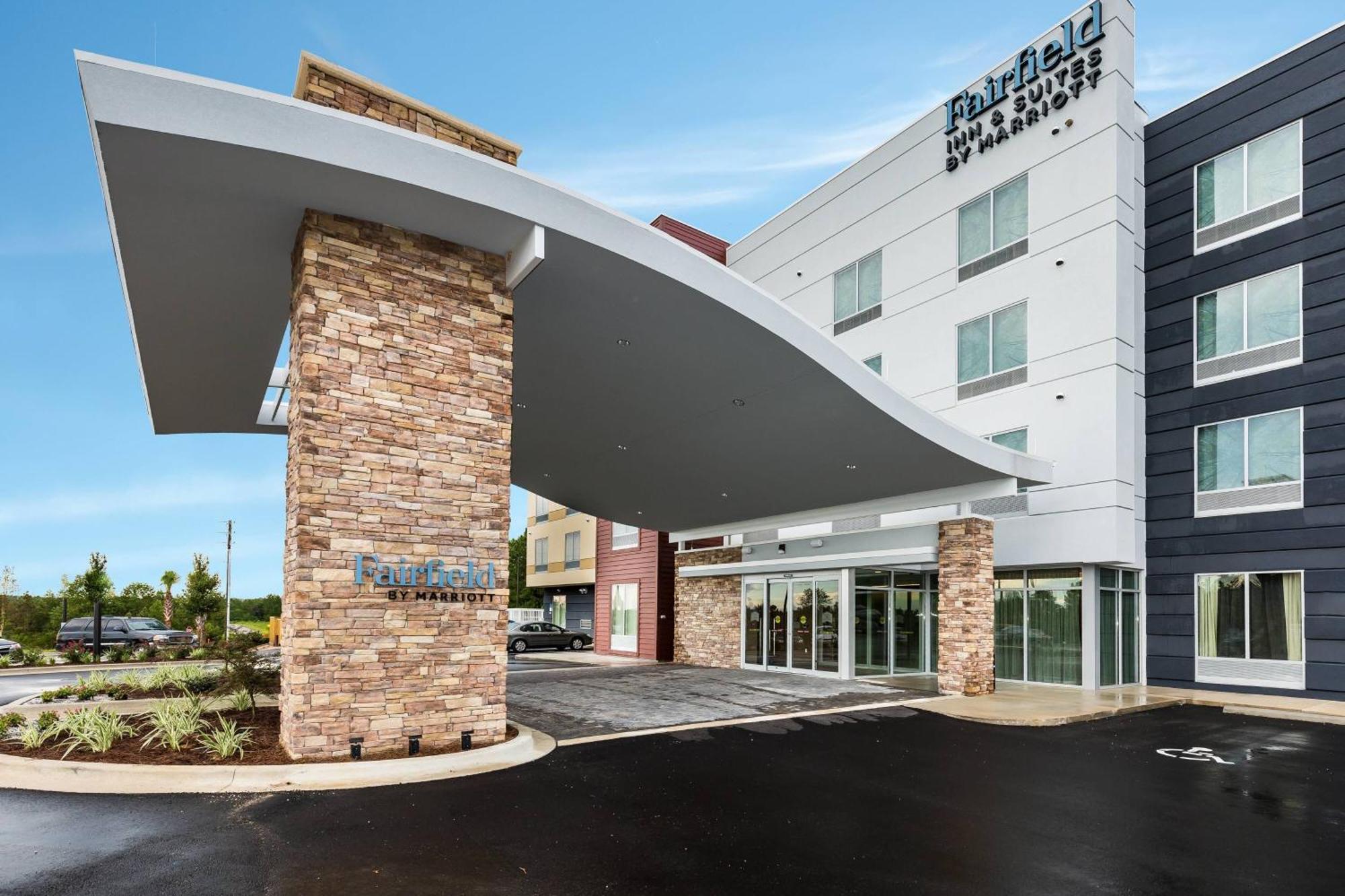 Fairfield Inn & Suites By Marriott Крествю Екстериор снимка